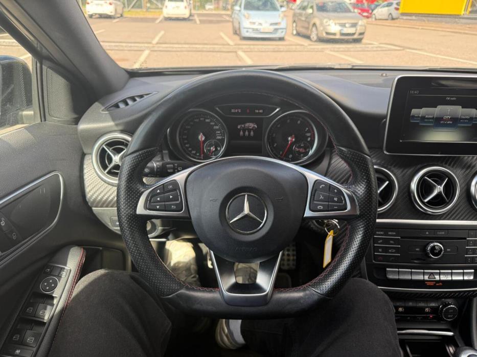 MERCEDES-BENZ A 2016