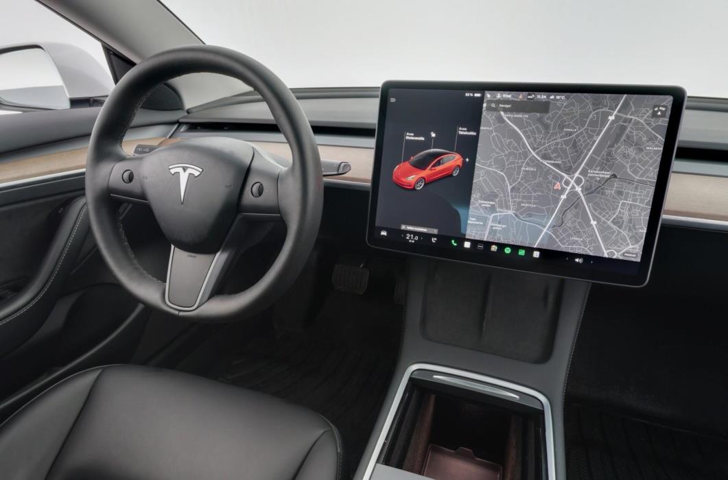 TESLA Model 3 2021