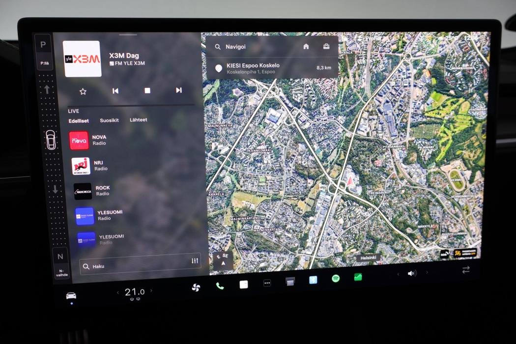TESLA Model S 2023