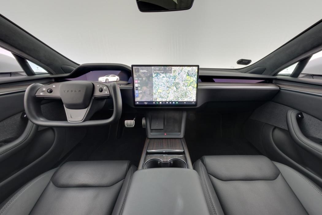 TESLA Model S 2023