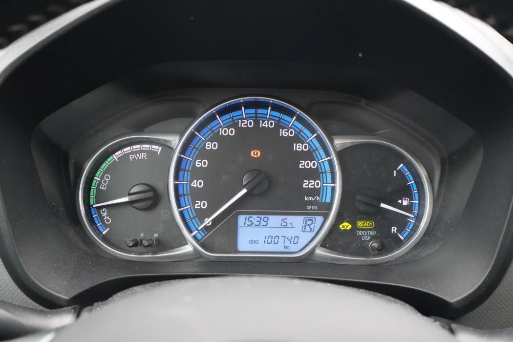 TOYOTA Yaris 2015