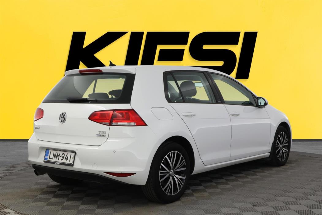 VOLKSWAGEN Golf 2016