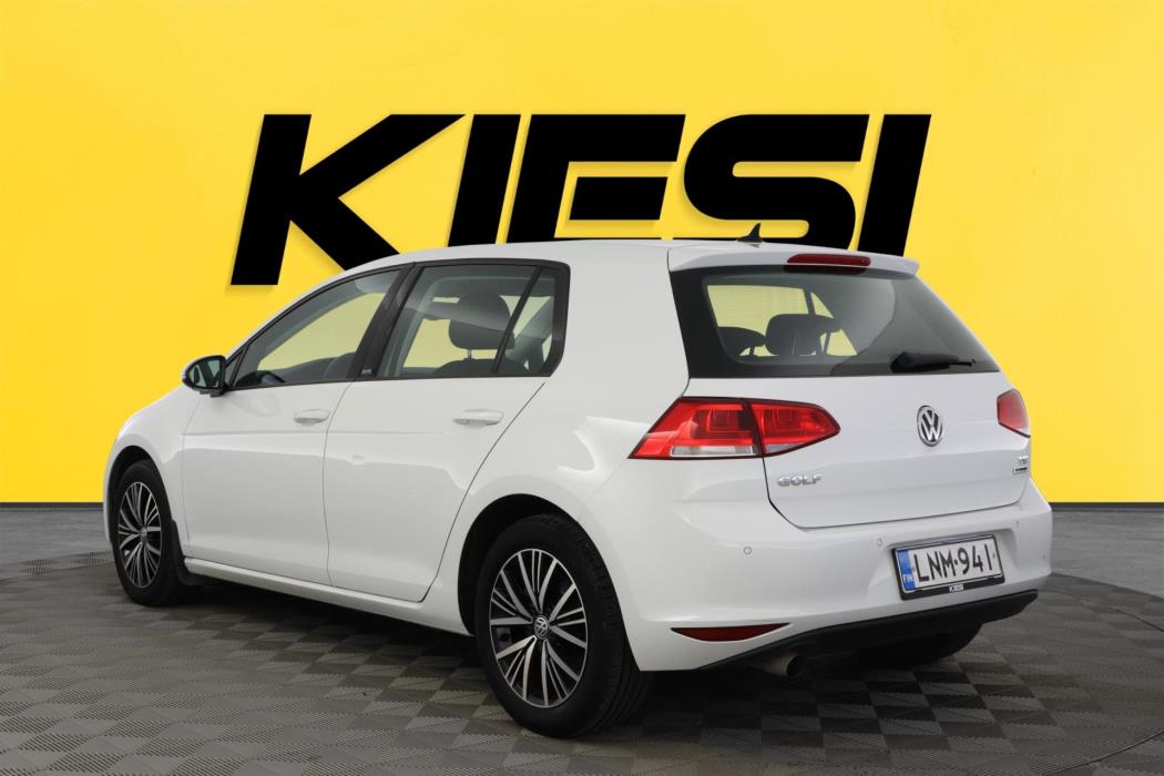 VOLKSWAGEN Golf 2016
