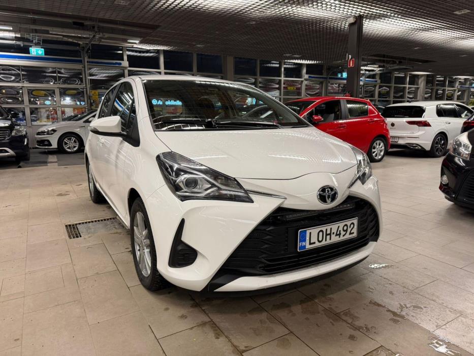 TOYOTA Yaris 2017