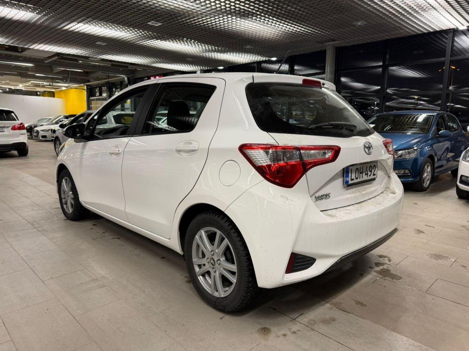 TOYOTA Yaris 2017