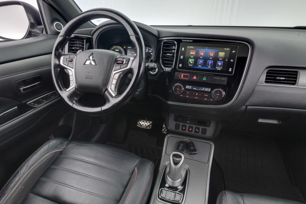 MITSUBISHI Outlander PHEV 2017