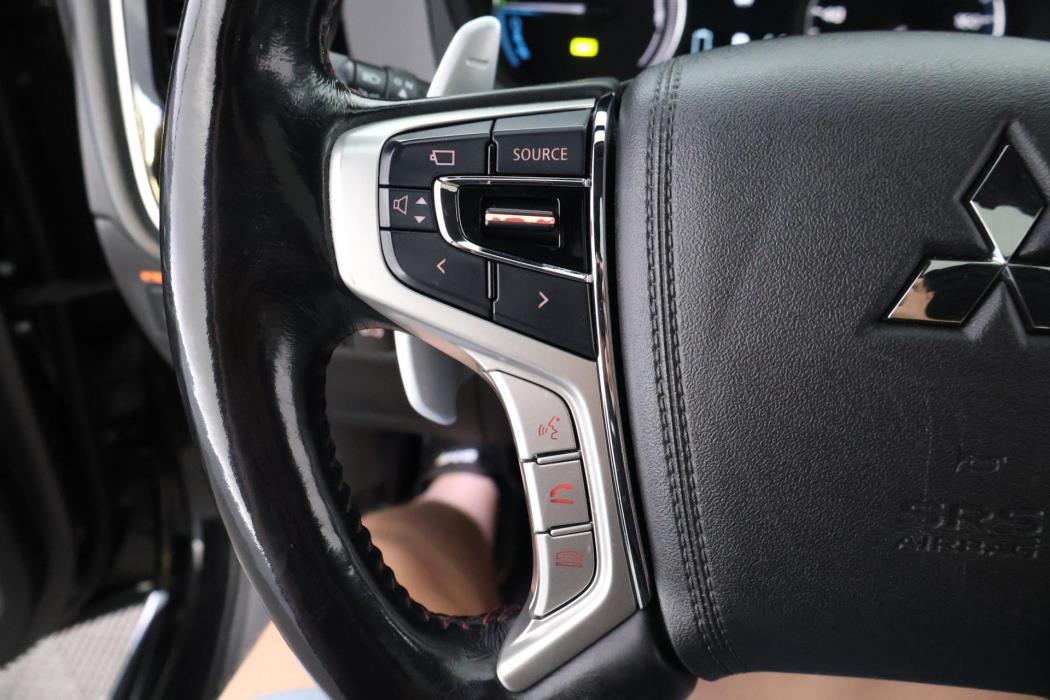 MITSUBISHI Outlander PHEV 2017