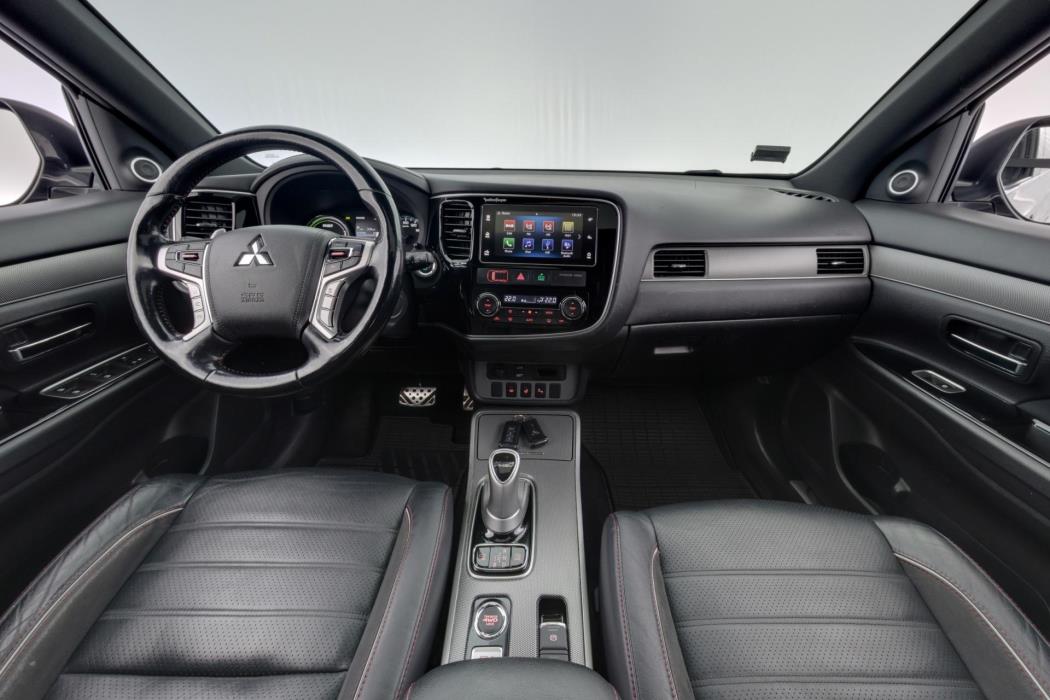 MITSUBISHI Outlander PHEV 2017