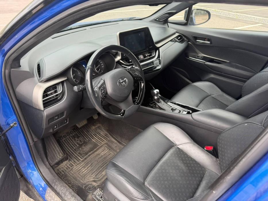 TOYOTA C-HR 2018