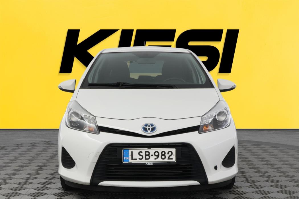 TOYOTA Yaris 2013