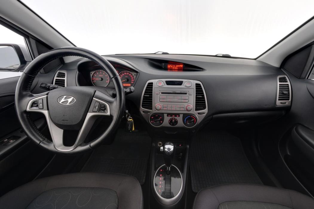 HYUNDAI i20 2010