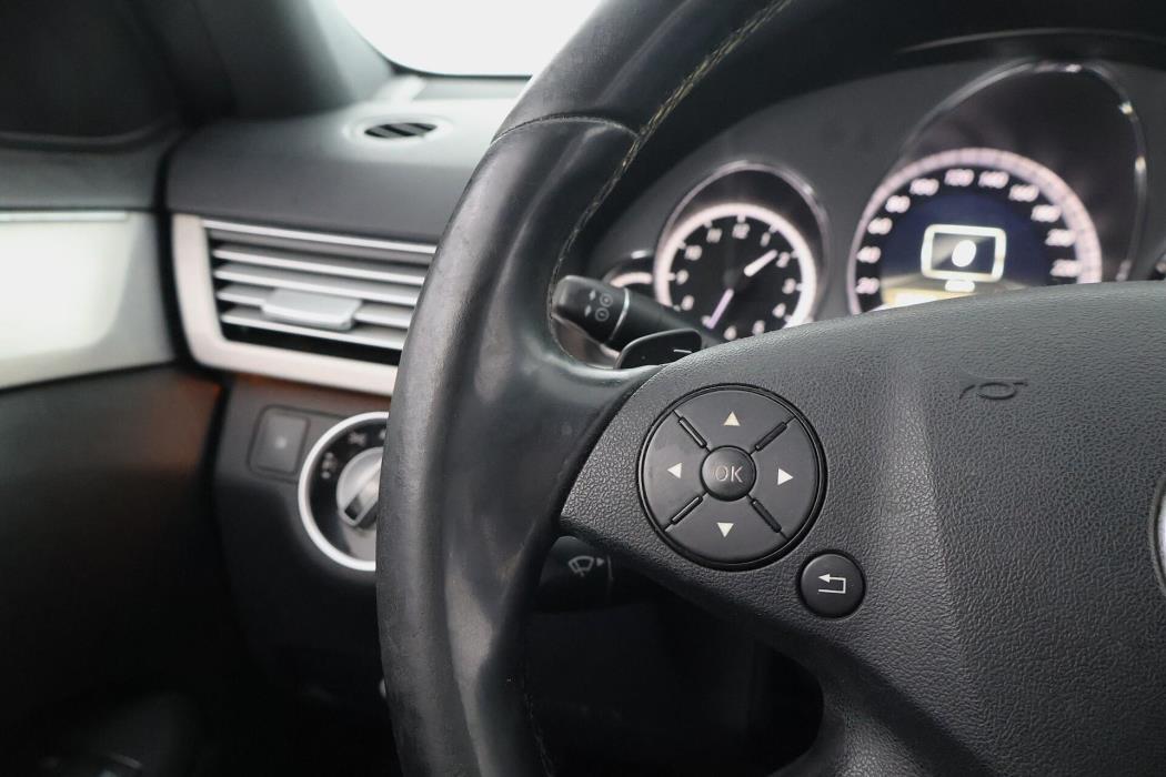 MERCEDES-BENZ E 2012