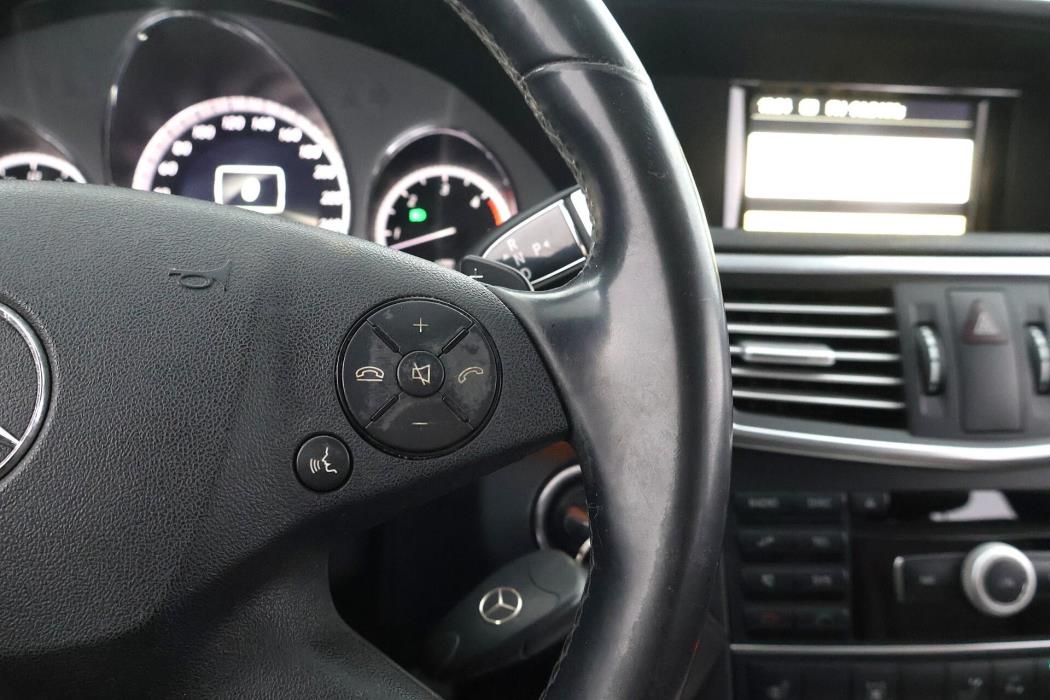 MERCEDES-BENZ E 2012