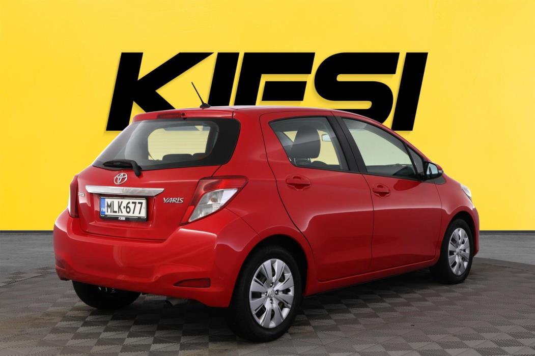 TOYOTA Yaris 2013