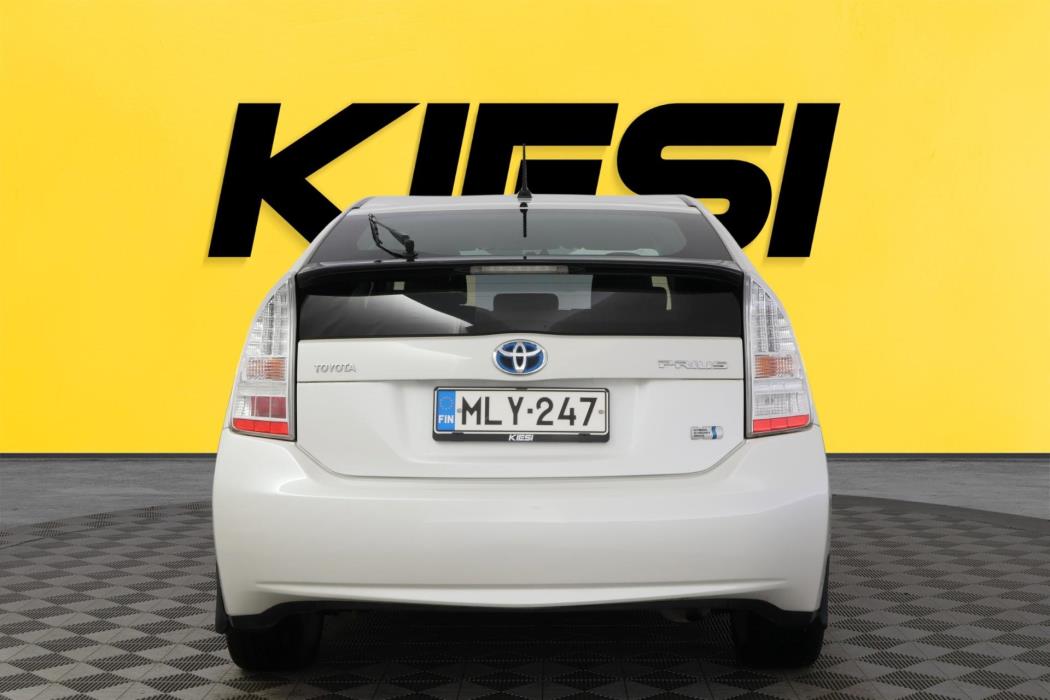 TOYOTA Prius 2010