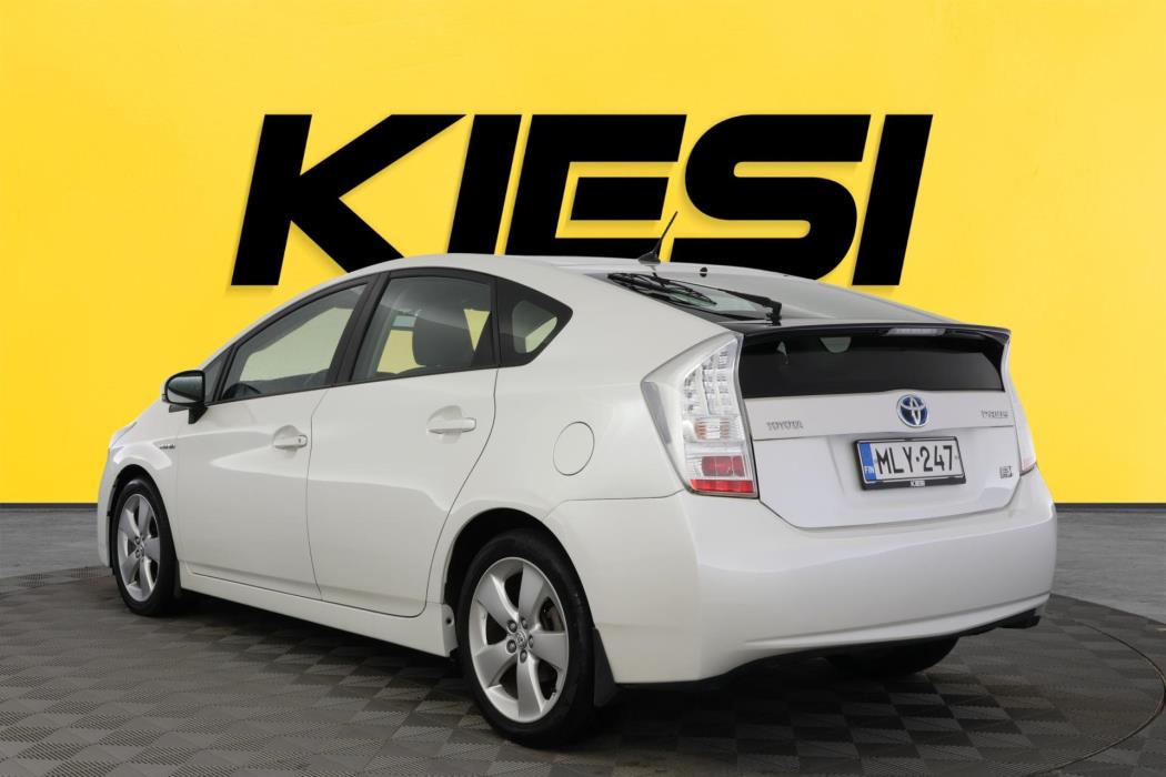 TOYOTA Prius 2010