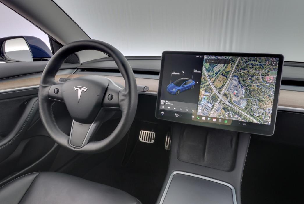 TESLA Model 3 2021