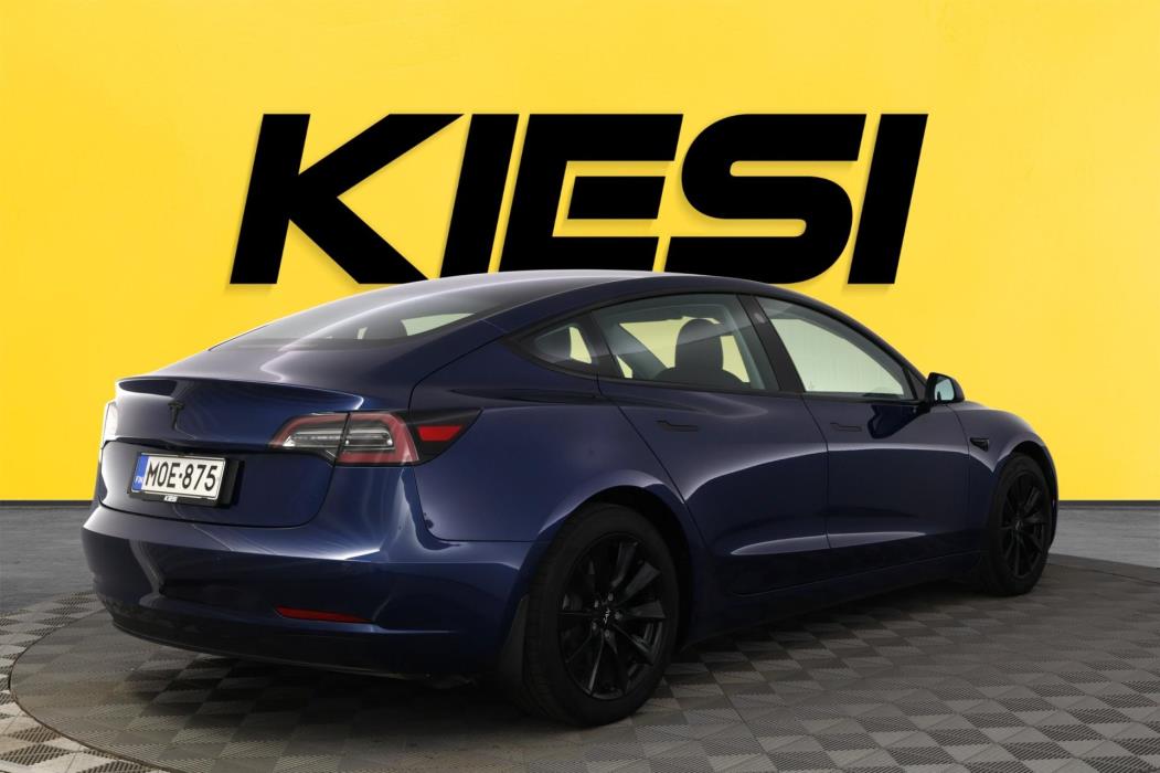 TESLA Model 3 2021