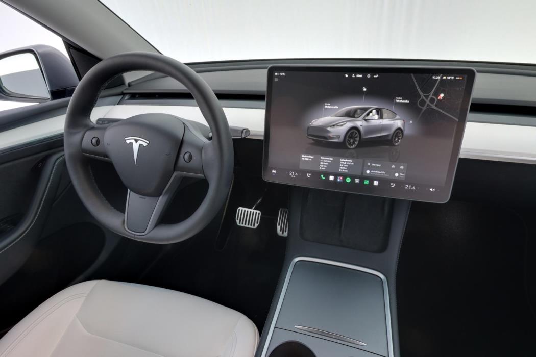 TESLA Model Y 2023