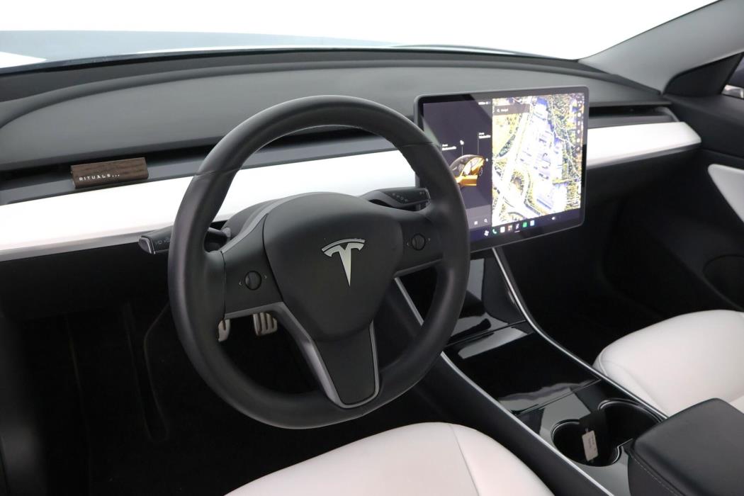 TESLA Model 3 2019