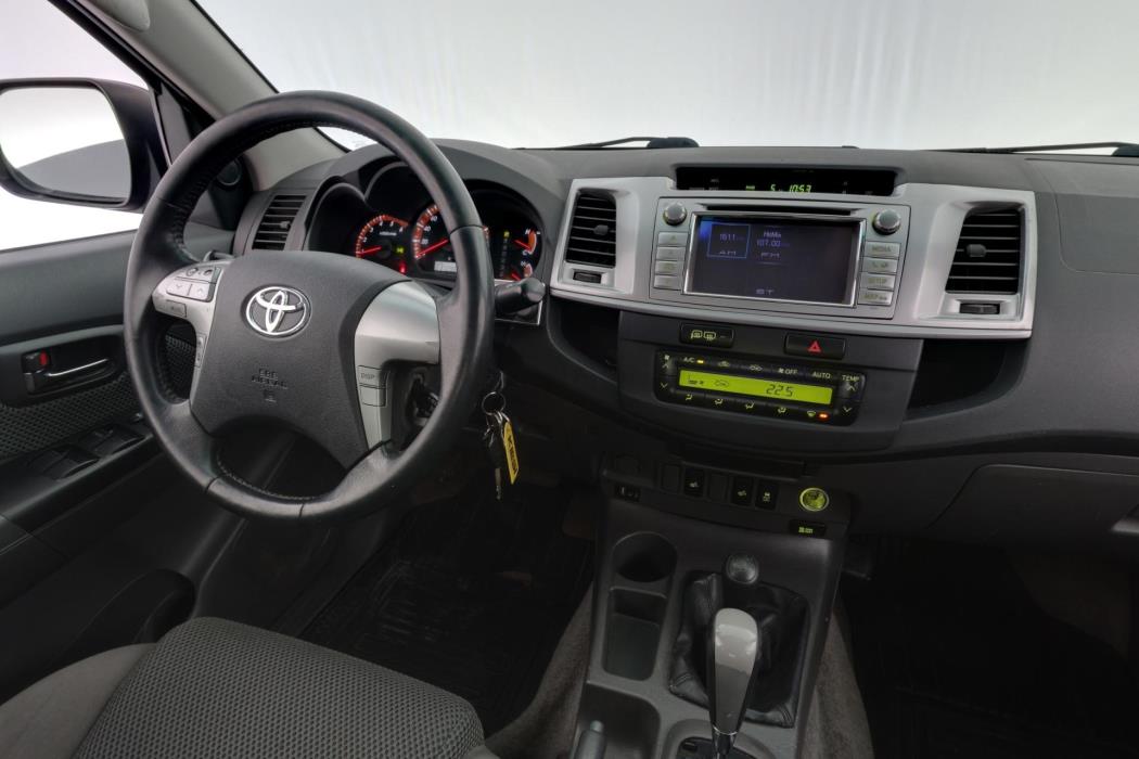 TOYOTA Hilux 2014