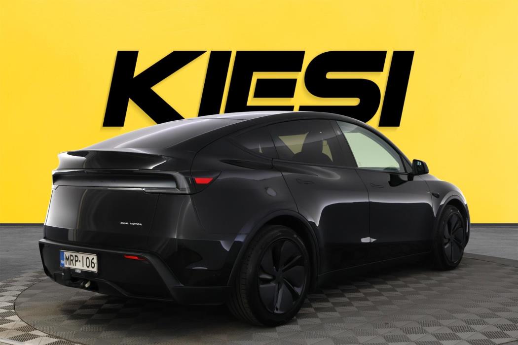 TESLA Model Y 2025