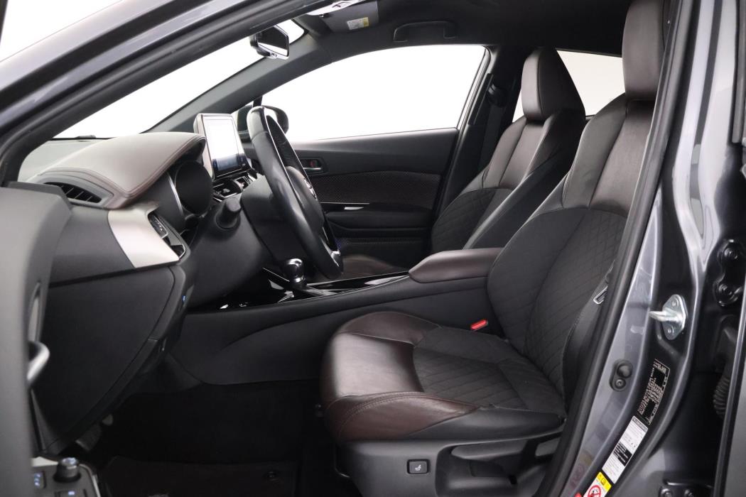 TOYOTA C-HR 2017