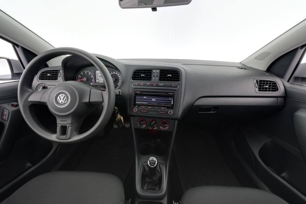 VOLKSWAGEN Polo 2012