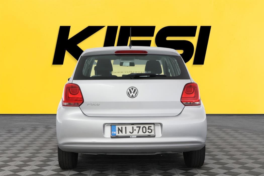 VOLKSWAGEN Polo 2012