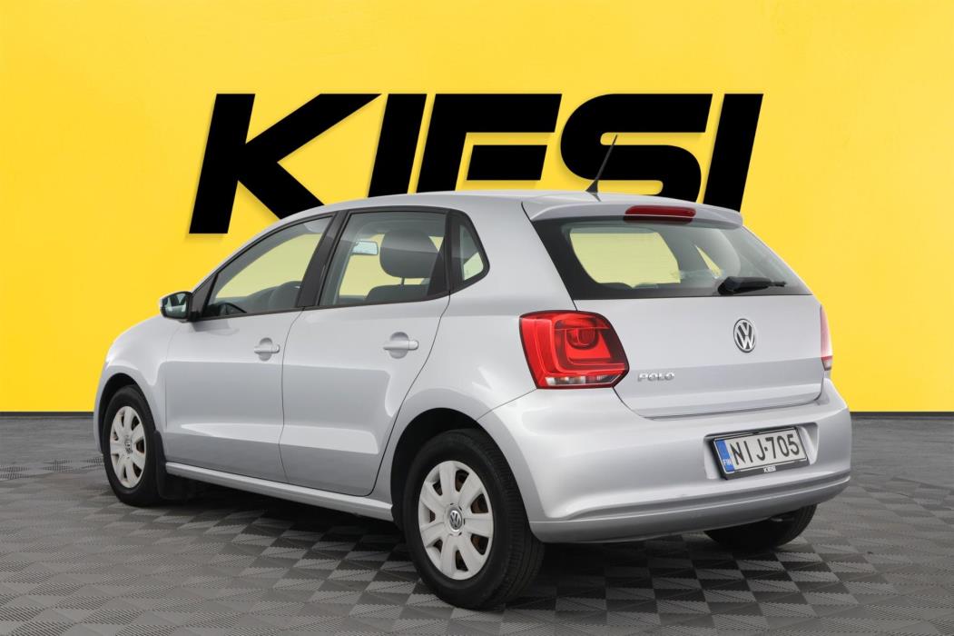 VOLKSWAGEN Polo 2012