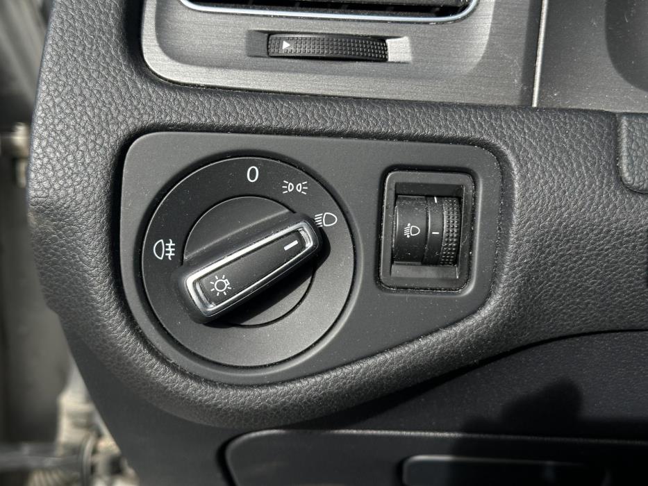VOLKSWAGEN Golf 2013