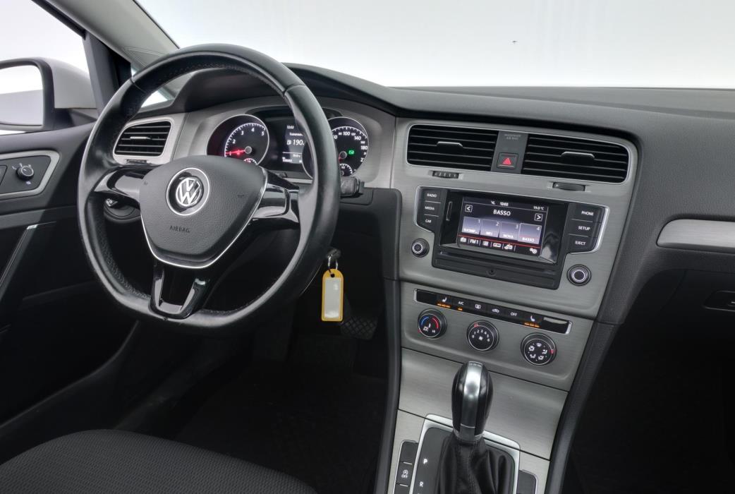 VOLKSWAGEN Golf 2016