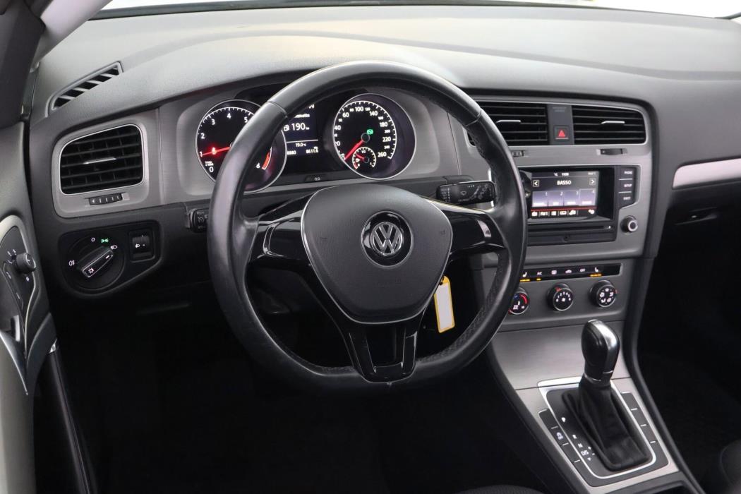 VOLKSWAGEN Golf 2016