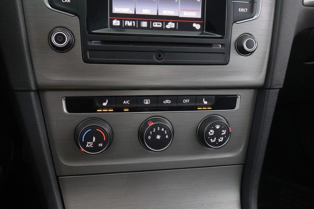VOLKSWAGEN Golf 2016