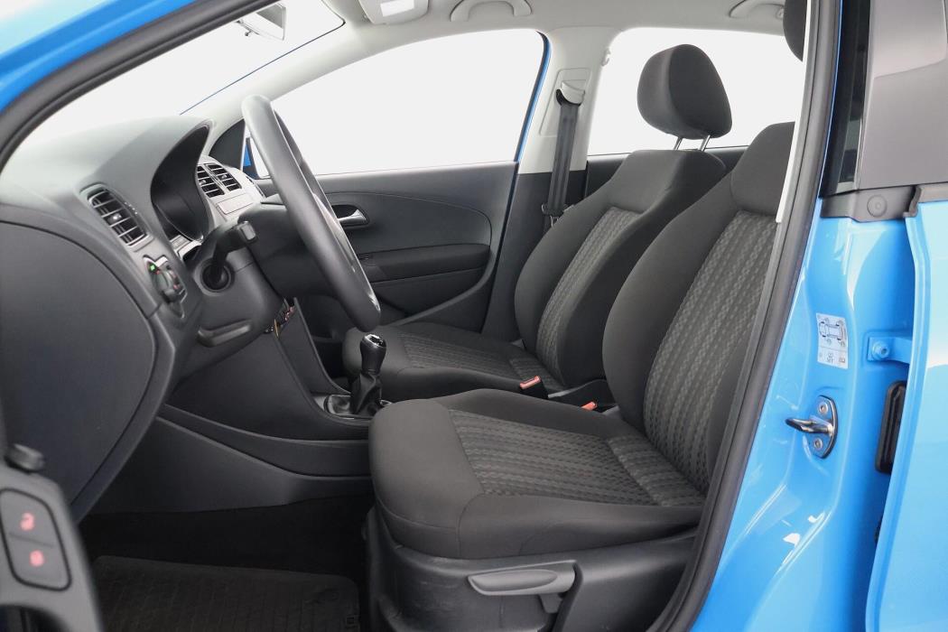 VOLKSWAGEN Polo 2016