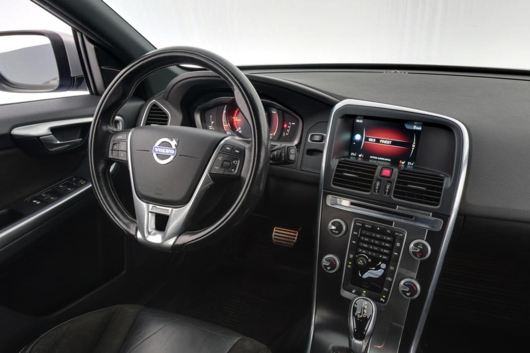 VOLVO XC60 2017