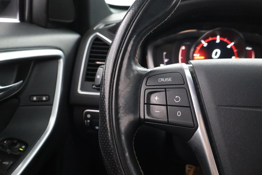 VOLVO XC60 2017