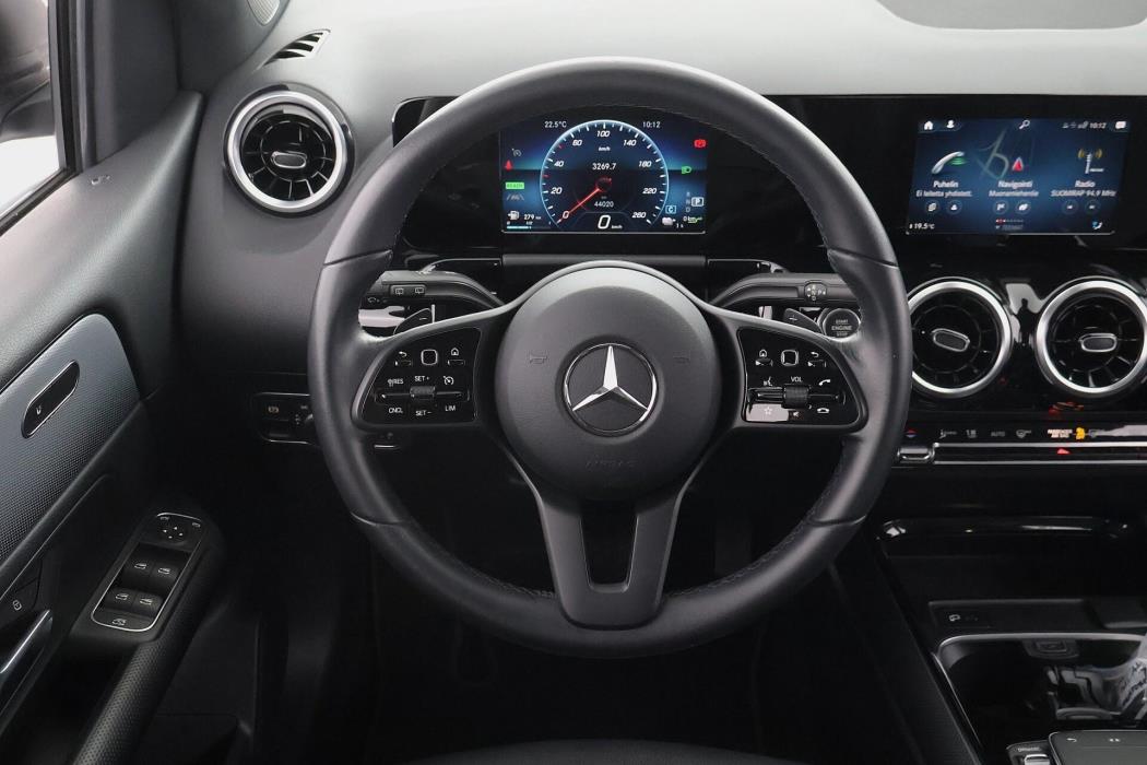 MERCEDES-BENZ B 2022