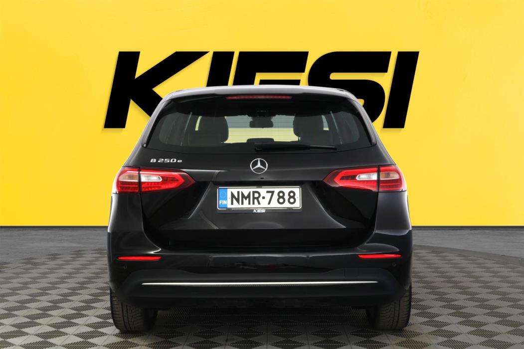 MERCEDES-BENZ B 2022