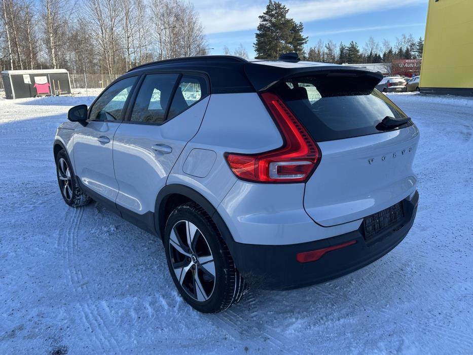 VOLVO XC40 2021