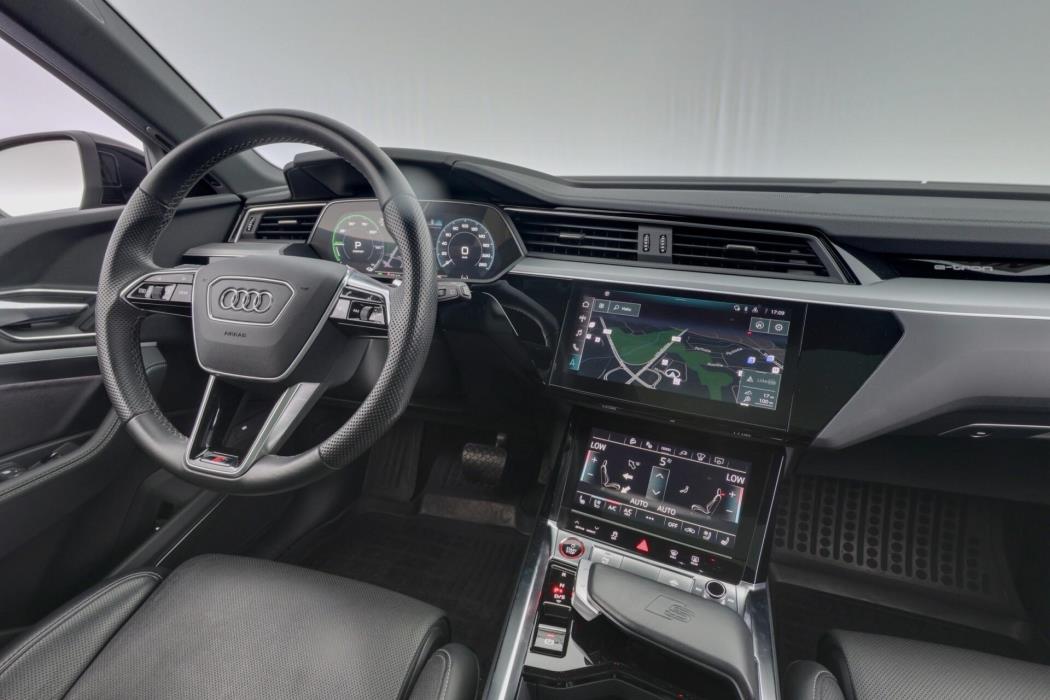 AUDI e-tron 2023