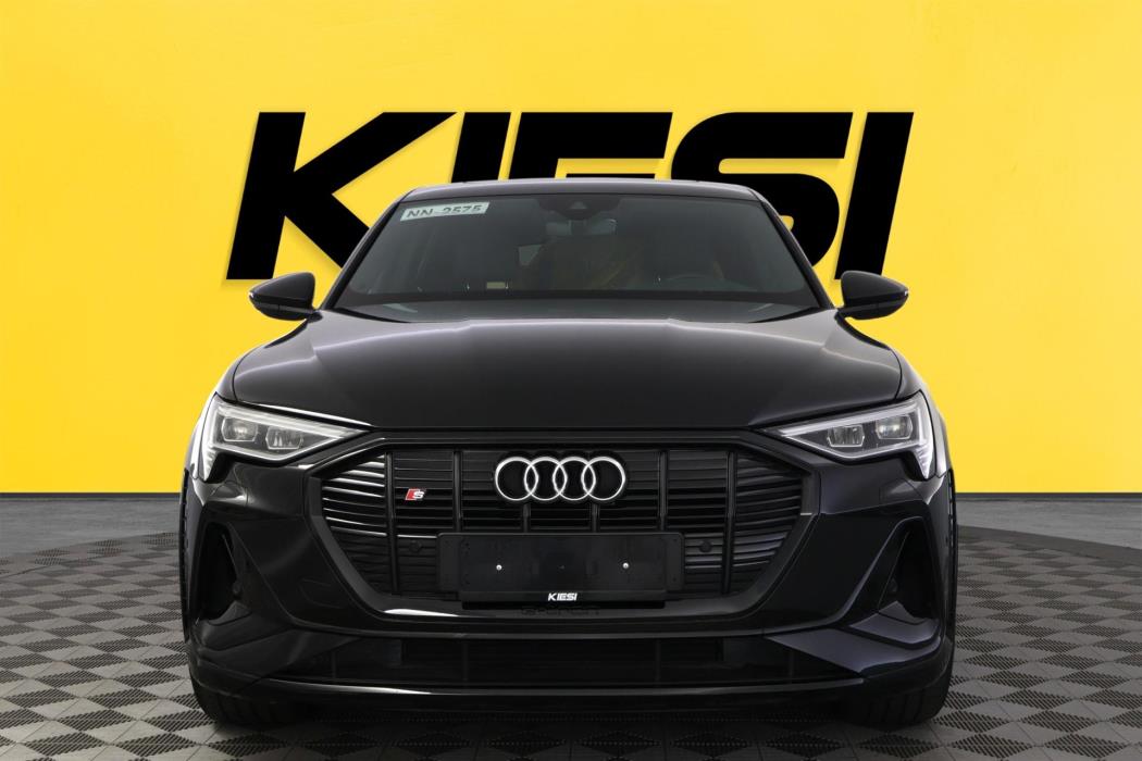 AUDI e-tron 2023