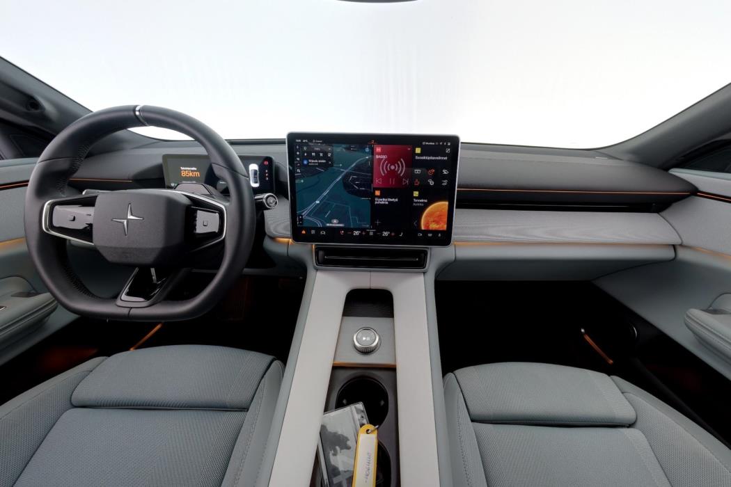 POLESTAR 4 2025