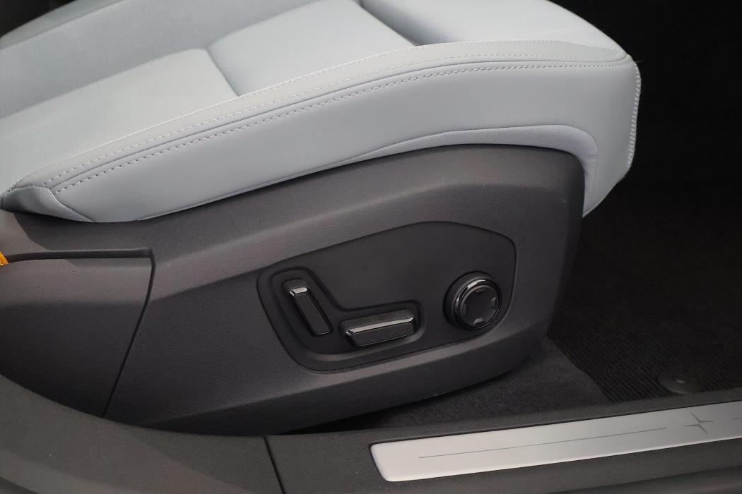 POLESTAR 4 2025