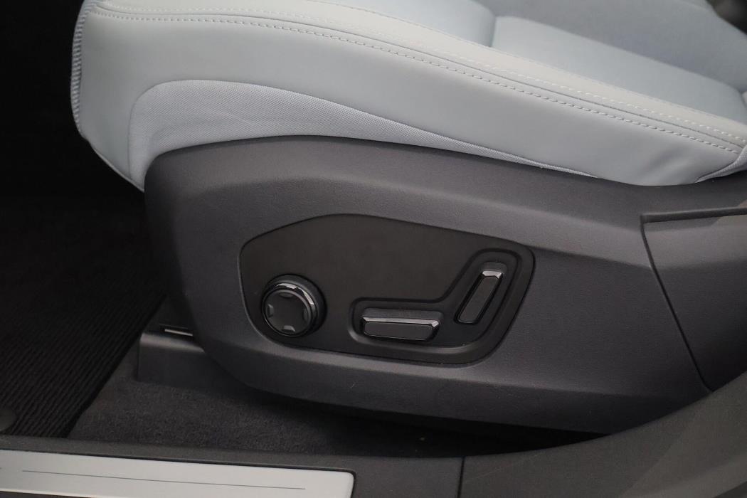 POLESTAR 4 2025