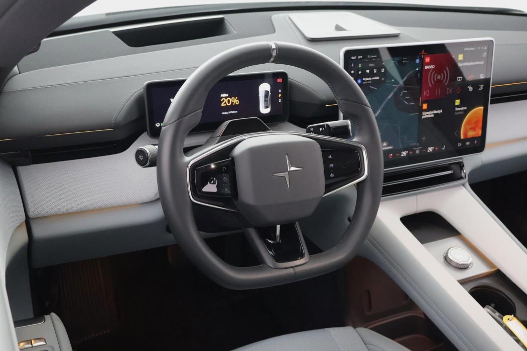 POLESTAR 4 2025