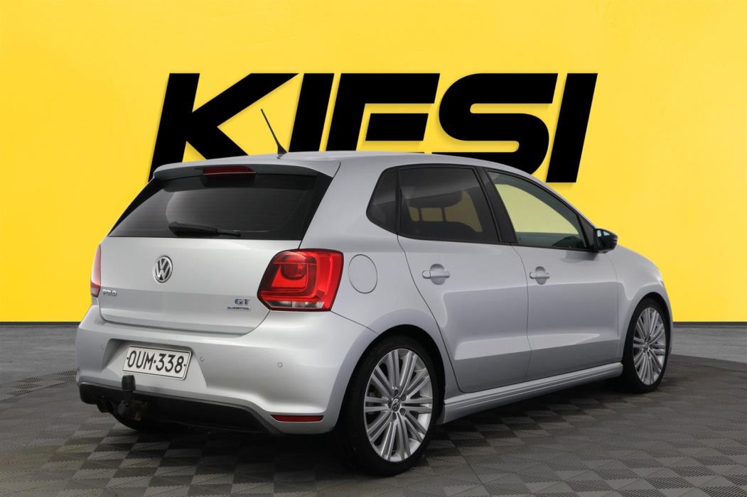 VOLKSWAGEN Polo 2014