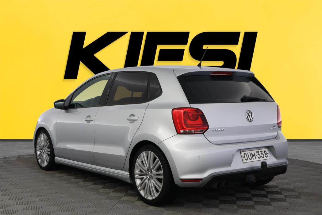 VOLKSWAGEN Polo 2014