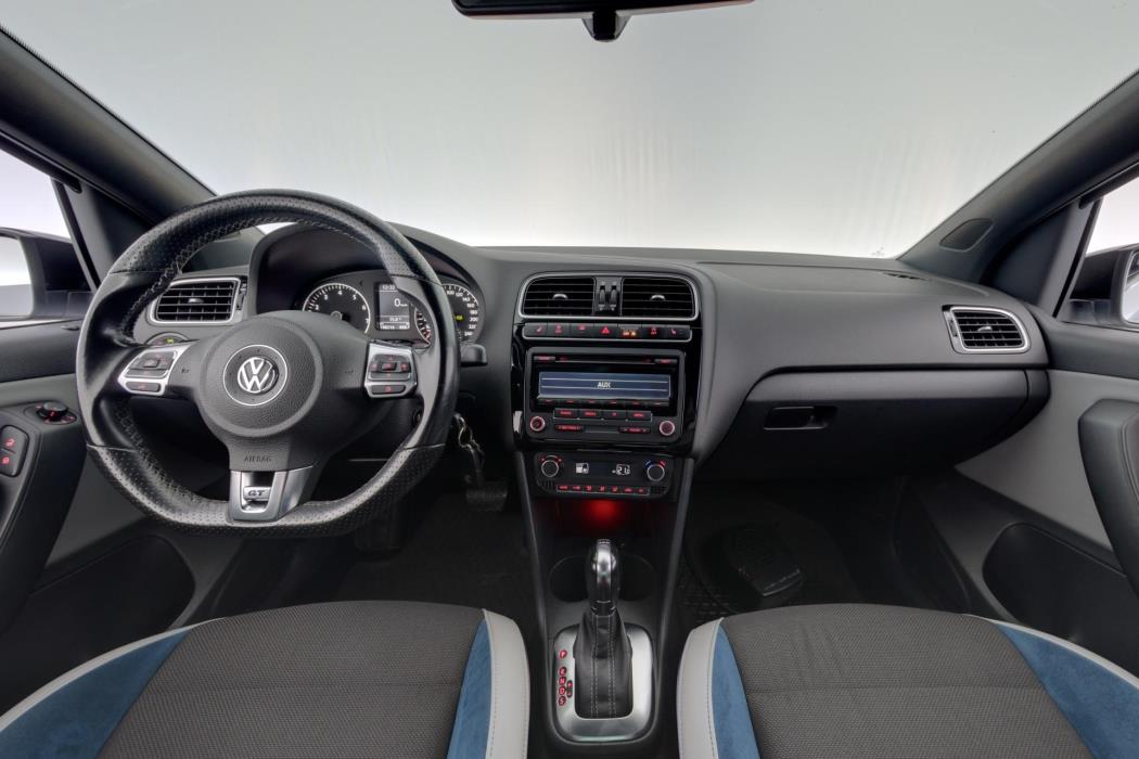 VOLKSWAGEN Polo 2014