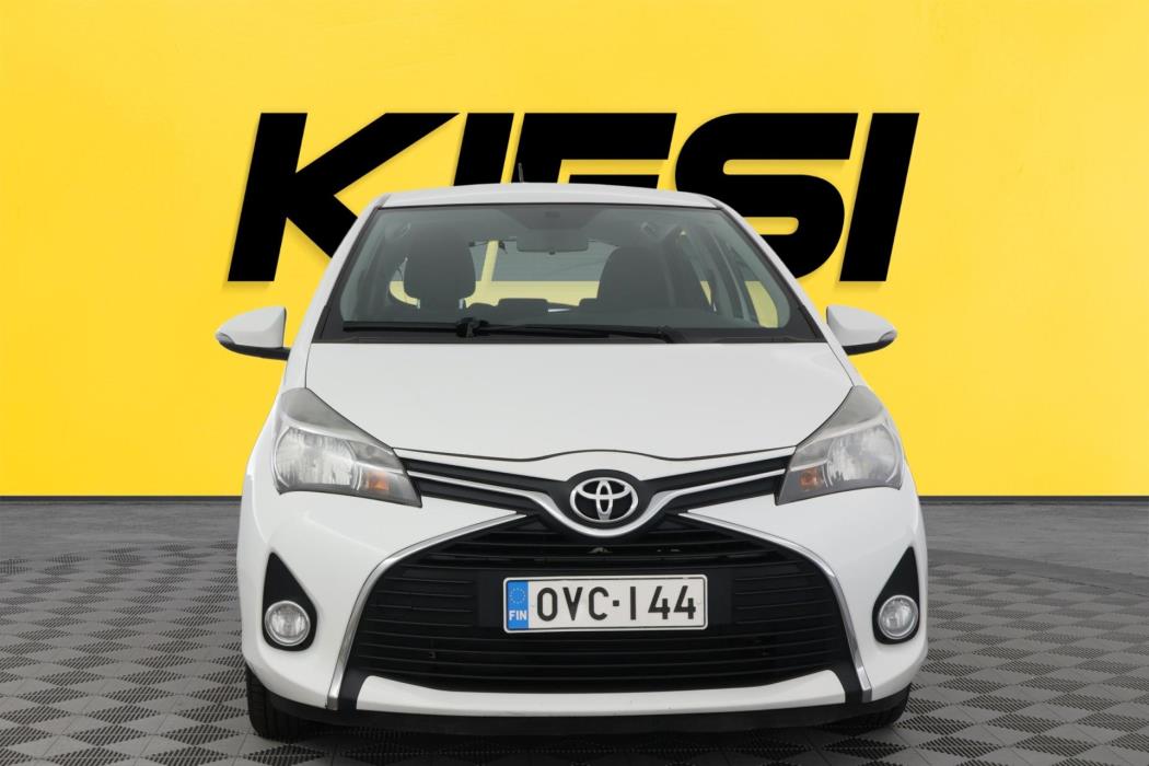 TOYOTA Yaris 2016